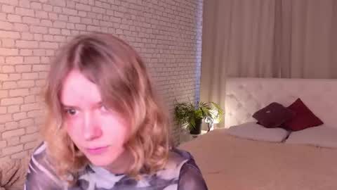 Milaray online show from June 20, 5:22 am