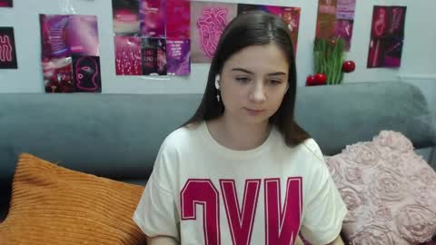 milanaroz online show from May 22, 5:27 am