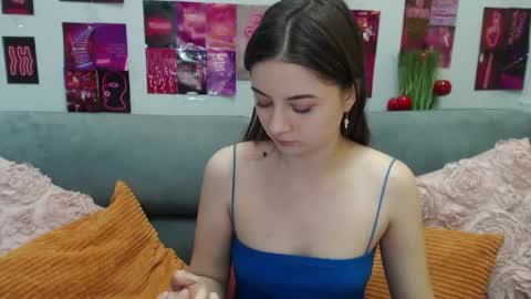 milanaroz online show from May 17, 5:06 am