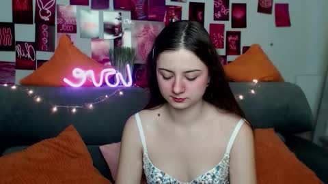 milanaroz online show from November 2, 6:17 am