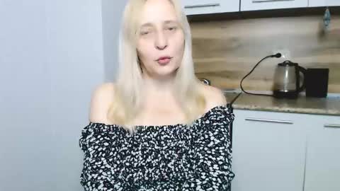 Milena online show from December 25, 3:40 am