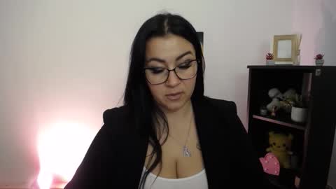 milania_milaa online show from September 24, 9:30 am