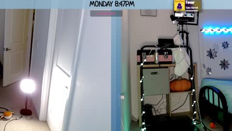 Snapshot of milavalentinax chatting on December 31, 1:47 am Mila Valentina online show from December 31, 1:47 am