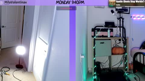 Snapshot of milavalentinax chatting on January 14, 2:40 am Mila Valentina online show from January 14, 2:40 am
