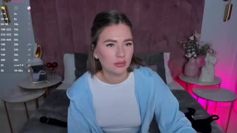 Mia online show from February 4, 6:16 am