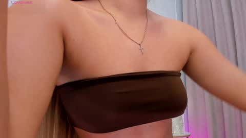 Mia online show from May 1, 4:59 am