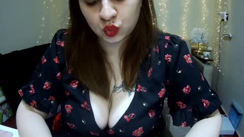Milaxcute online show from May 7, 4:54 pm