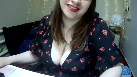 Milaxcute online show from May 14, 2:34 pm