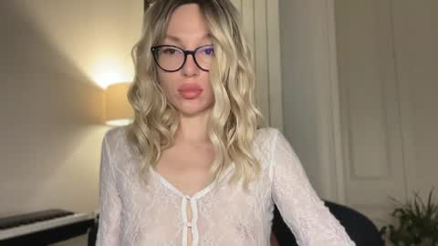 Mila online show from May 22, 4:05 pm
