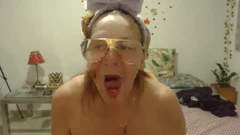 milchanell online show from October 16, 7:11 am