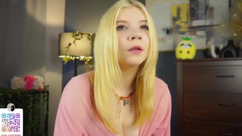 Snapshot of mildredbain chatting on March 7, 2:36 am Mila online show from March 7, 2:36 am