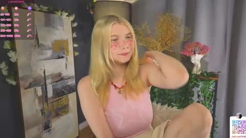 Snapshot of mildredbain chatting on February 11, 2:35 am Mila online show from February 11, 2:35 am