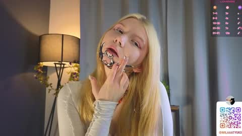 Snapshot of mildredbain chatting on February 4, 2:28 am Mila online show from February 4, 2:28 am