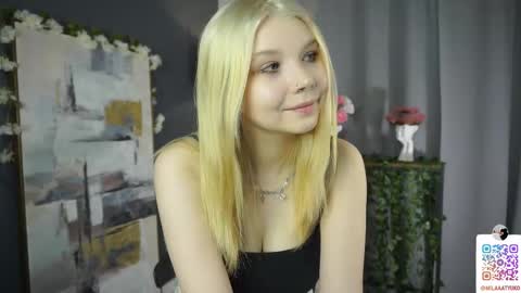 Snapshot of mildredbain chatting on February 21, 3:23 am Mila online show from February 21, 3:23 am