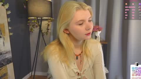 Snapshot of mildredbain chatting on February 8, 2:36 am Mila online show from February 8, 2:36 am