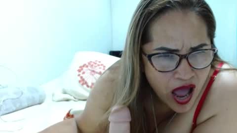 Snapshot of milena_hoot_ chatting on September 10, 3:28 am MILENA online show from September 10, 3:28 am