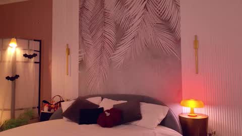 Miley online show from November 2, 6:50 am