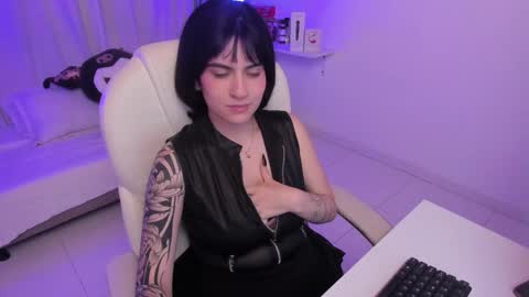  IEY EY  online show from October 25, 3:14 am