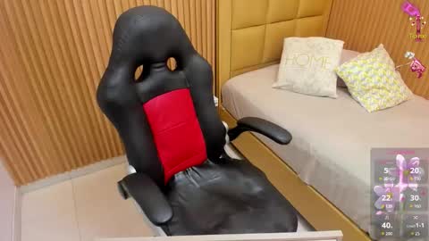 MILEY online show from October 17, 8:12 pm