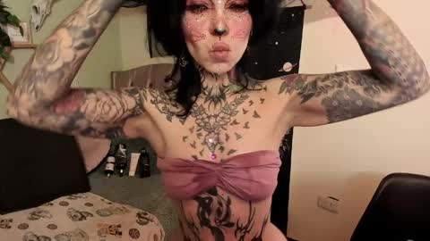 Isabella online show from May 22, 2:04 pm