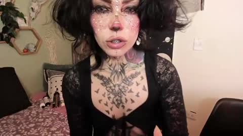 Isabella online show from April 28, 1:37 pm