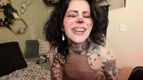 Isabella online show from May 15, 4:43 pm