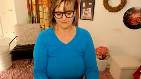 MilfElla online show from March 12, 12:57 pm