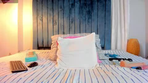 LILI online show from September 9, 1:33 pm