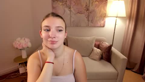 milinafox online show from October 10, 5:45 am