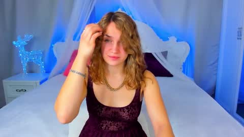 milkablond online show from January 2, 11:16 pm