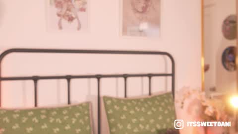 milky_0 online show from January 5, 7:06 pm