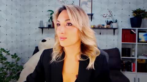 MillaXQueen online show from November 15, 1:12 pm