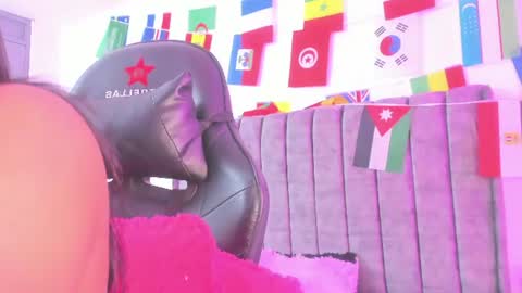 miller_silvana online show from June 27, 12:22 pm