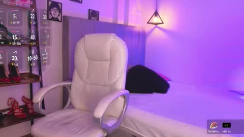 miller_vanessa_ online show from October 10, 10:47 pm