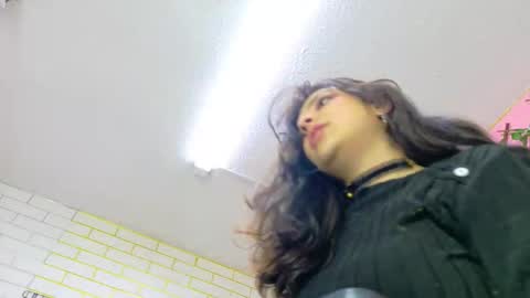 millybell303av online show from April 4, 8:18 pm