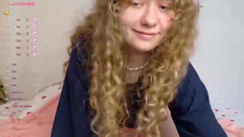 milounee online show from March 27, 8:48 am