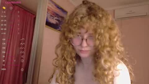 milounee online show from March 4, 5:30 pm