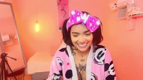 milu_carbajal_x online show from January 16, 2:24 pm