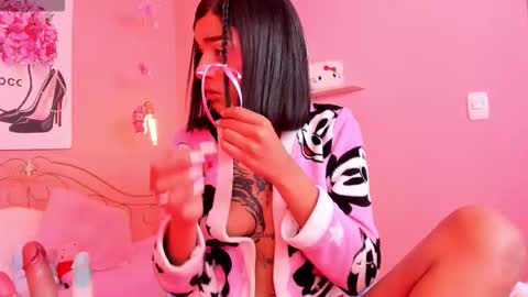 milu_carbajal_x online show from February 18, 4:11 am