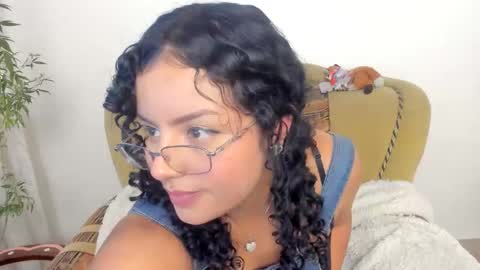 Snapshot of mimi_sa chatting on October 20, 3:42 am Mimii online show from October 20, 3:42 am