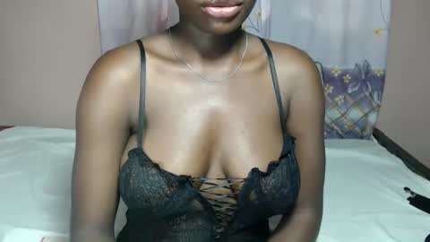 mimiebony online show from May 17, 11:42 am