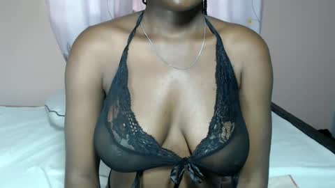 mimiebony online show from May 15, 7:33 am