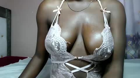 mimiebony online show from May 10, 8:27 am