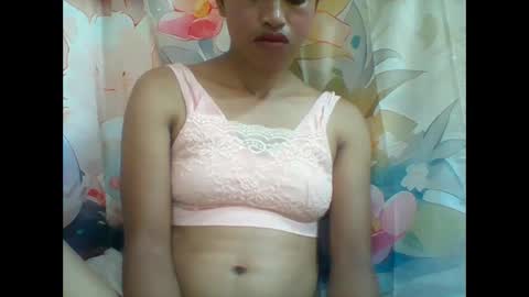 Snapshot of mimisexy295320 chatting on February 3, 9:30 am mimisexy295320 online show from February 3, 9:30 am
