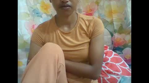 Snapshot of mimisexy295320 chatting on February 20, 9:11 am mimisexy295320 online show from February 20, 9:11 am