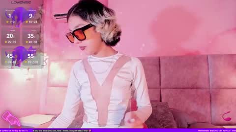Minji online show from September 30, 6:35 pm