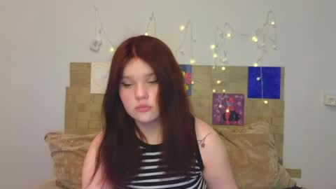 hi Im Mina  online show from May 18, 5:24 am