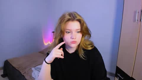 hi Im Mina  online show from November 8, 2:16 am