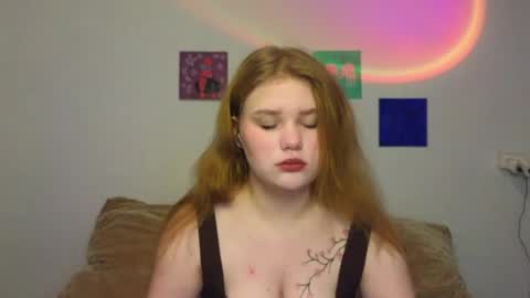 hi Im Mina  online show from May 7, 2:38 am