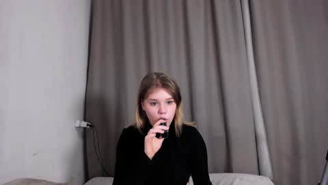 hi Im Mina  online show from January 16, 1:37 am